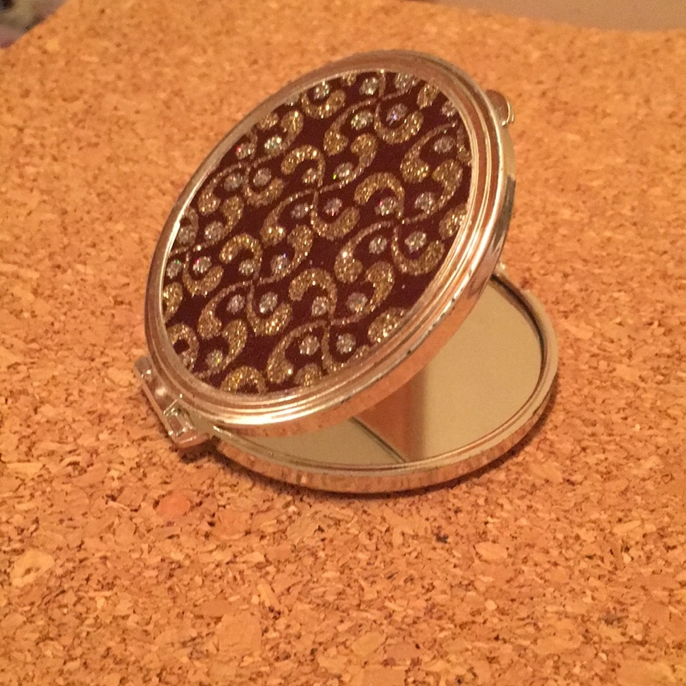 Compact Mirror - Picture 4 of 4